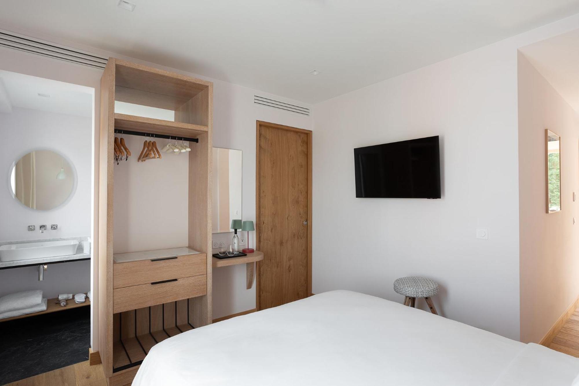 Auberge La Coste Le Puy-Sainte-Reparade Phòng bức ảnh